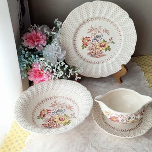 Royal Doulton Grantham Plate Gravy Boat Serving Bowl Dinnerware