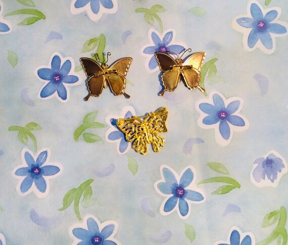 Vintage Metal Enamel Faux Pearl Butterfly Pin / B… - image 5