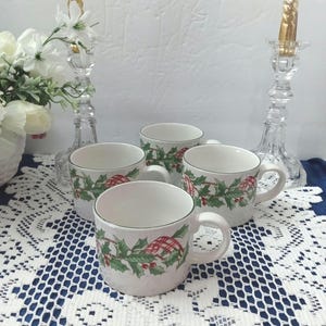 Vintage Holiday Ribbon Christmas Coffee Tea Cups Set of Four by Majesticware