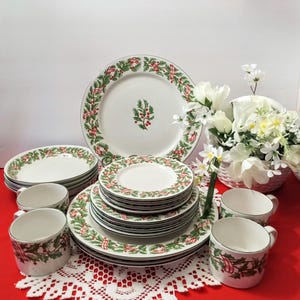 Vintage Holiday Ribbon Christmas Dinnerware Set by Majesticware - Etsy