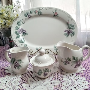 Vintage Pfaltzgraff Grapevine Ceramic Pitcher Batter Bowl Platter Creamer Sugar Bowl