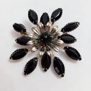 Vintage Starburst Silvertone Black Rhinestone Brooch Pin Jewelry