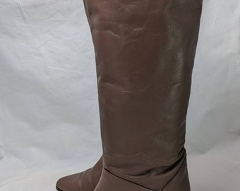 Vintage 1980's Bally Beige Leather Slouch Boots with Keel Heel. UK Size 4.5