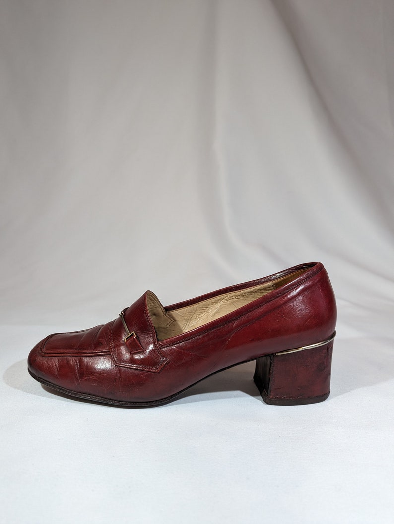 Vintage 1960's Russell and Bromley Burgundy Red Loafers with a silver Chain. UK image 3