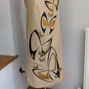 Vintage Summer Dress with Abstract Butterfly Design. Fabric by Alfred Shaheen. Hawaiian. Tikki Print. UK Size 4/6. Chest Size 30/31 inch.