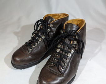Vintage 1970/80's Dark Brown Leather Hiking Walking Boots. UK Size 6. Euro 39.