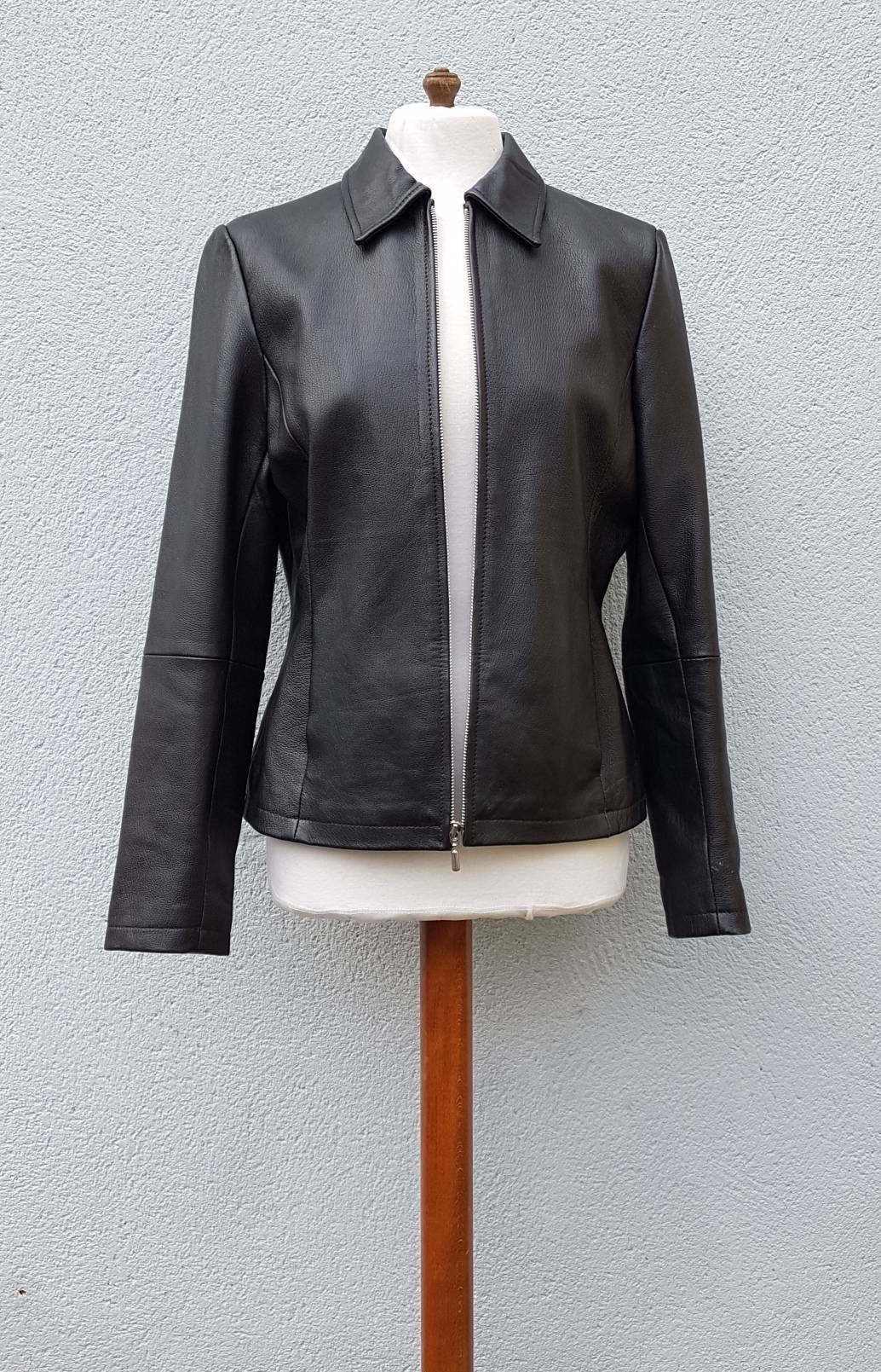 Image of Vintage 's Black Leather Fitted Jacket With Collar. Uk Size /