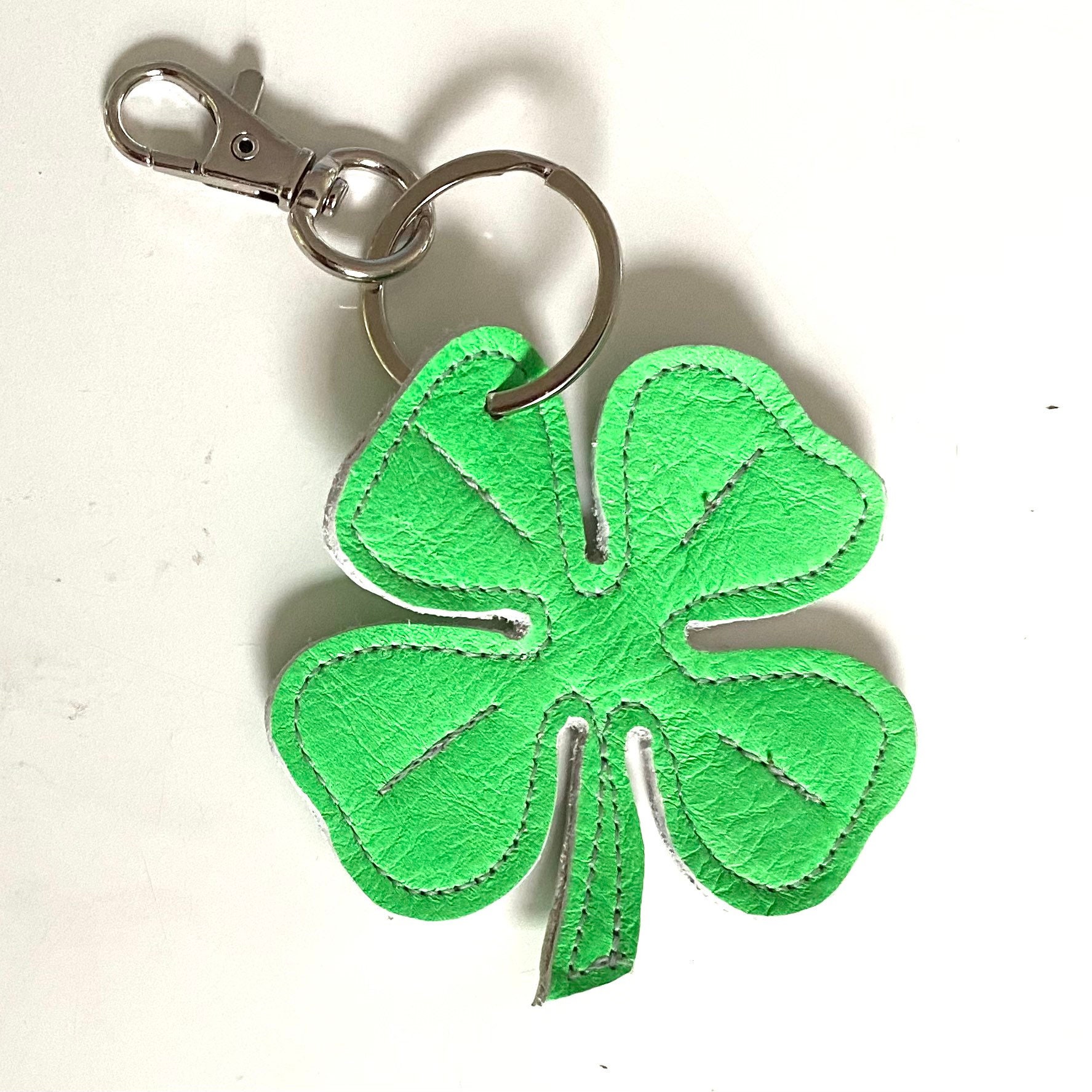 12 Stück St. Patrick's Day Schlüsselanhänger – 4-blättriges Kleeblatt Mit Hufeisen, Glücksgeschenk
