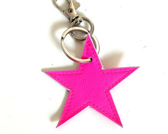 Star M key chain gold