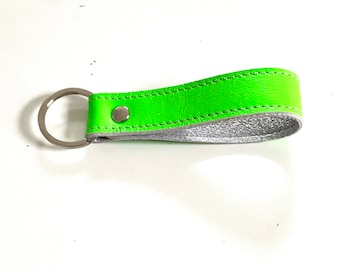 Short lanyard, neon green with silver inside, genuine leather 11 cm loop, key ring