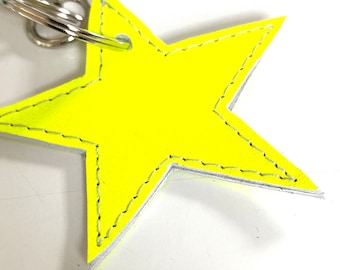 Star M key chain gold