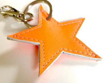 Star M key chain gold
