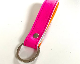 Kurzes Schlüsselband, Neon pink mit orange innen, Echtleder 11 cm Schlaufe, Schlüsselanhänger