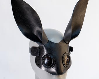 Masque de lapin sexy en cuir noir, unique en son genre, texture gravée à la main, accessoire de cosplay fétiche, masque de lapin, accessoire sexy