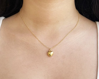 Gold Heart Pendant Dainty Necklace, Gold Heart Necklace, Heart Charm Necklace, Valentine's Day Gift for Her, Love Necklace