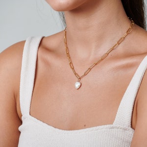 Gold Pearl Necklace, Freshwater Pearl Charm Necklace, Dainty Gold Chain, Chunky Necklace, Handmade Jewelry Gift for Her Bridesmaid Gift USA