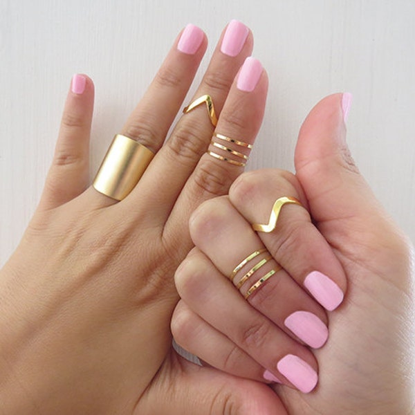 Set von 9 Gold Stapelringen, handgemachte Schmuck Ringe, Chevron Ring, einfache Knöchelringe, Bandring, verstellbarer Rohrring, Gold Midi Ringe