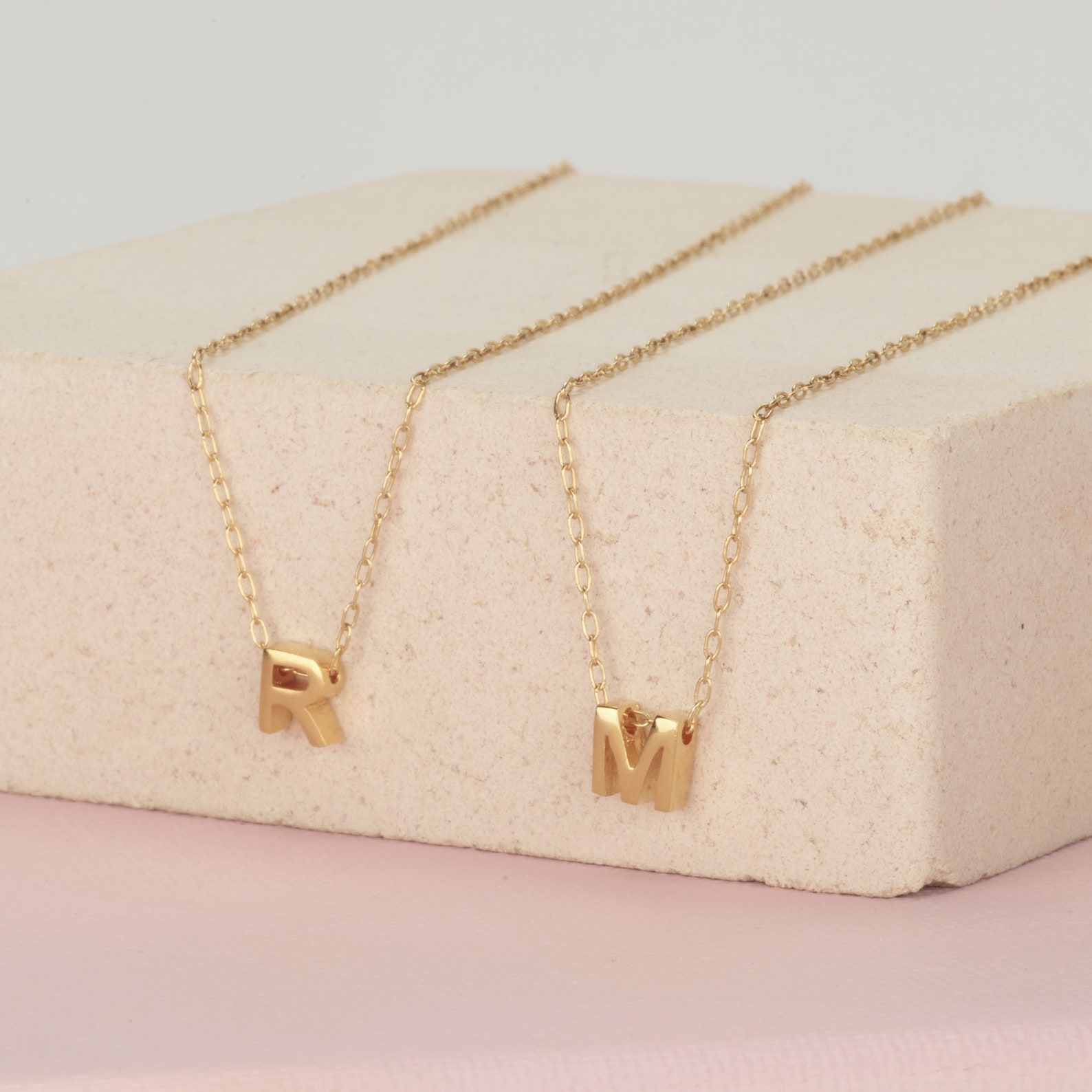 Small 9ct Gold Alphabet Letter L Pendant on 16 Inches Chain