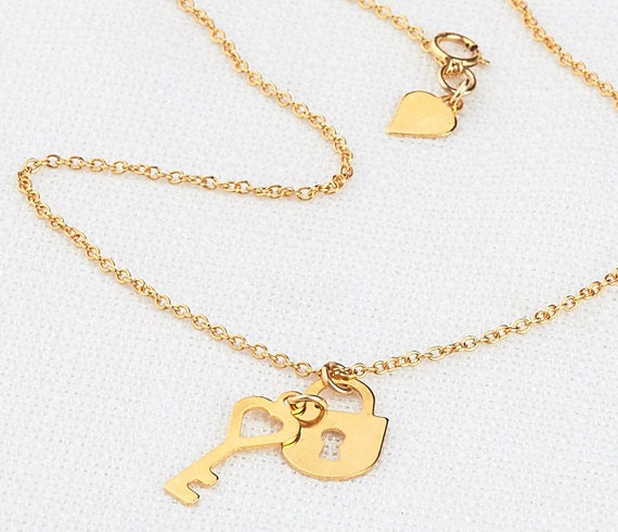 2 pcs/lots Lock Key Necklace For Women New Fashion Delicated Popular  Pendant Necklace Friendship Necklace Neck Jewelry Wholesale