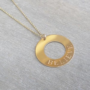 Collier prénom en or, collier cercle ouvert gravé, collier cercle de famille, cadeaux significatifs, collier gravé, collier éternité image 7