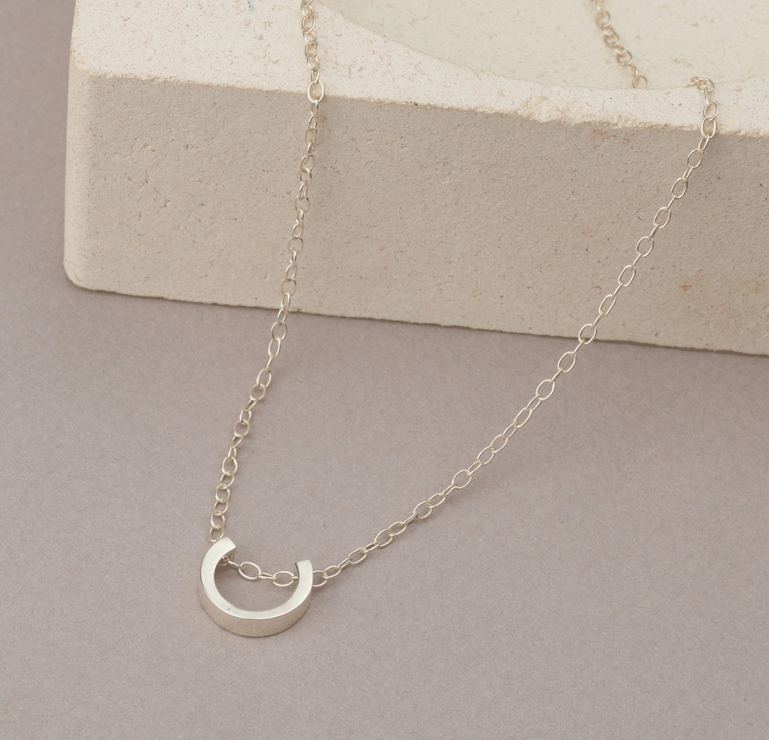 Collana Donna Con Ciondolo A Ferro Di Cavallo In Argento – Stile Boho Minimalista Con Catena A Serpente