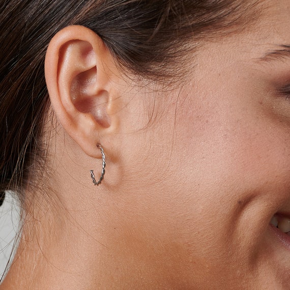 Silver Hoop Earrings, Thin Post Earring, 18mm Silver Hoops, Round Twist  Hoop Earring, Braided Hoop Earrings, Classic Silver Earrings - Etsy