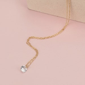 Kleine diamanten halsketting, drijvende Diamond Solitaire ketting, CZ ketting, bruidsmeisje geschenken, sierlijke Diamonde gouden ketting afbeelding 6