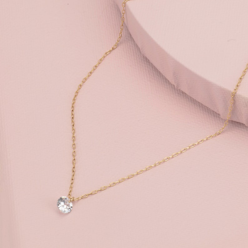 Kleine diamanten halsketting, drijvende Diamond Solitaire ketting, CZ ketting, bruidsmeisje geschenken, sierlijke Diamonde gouden ketting afbeelding 2