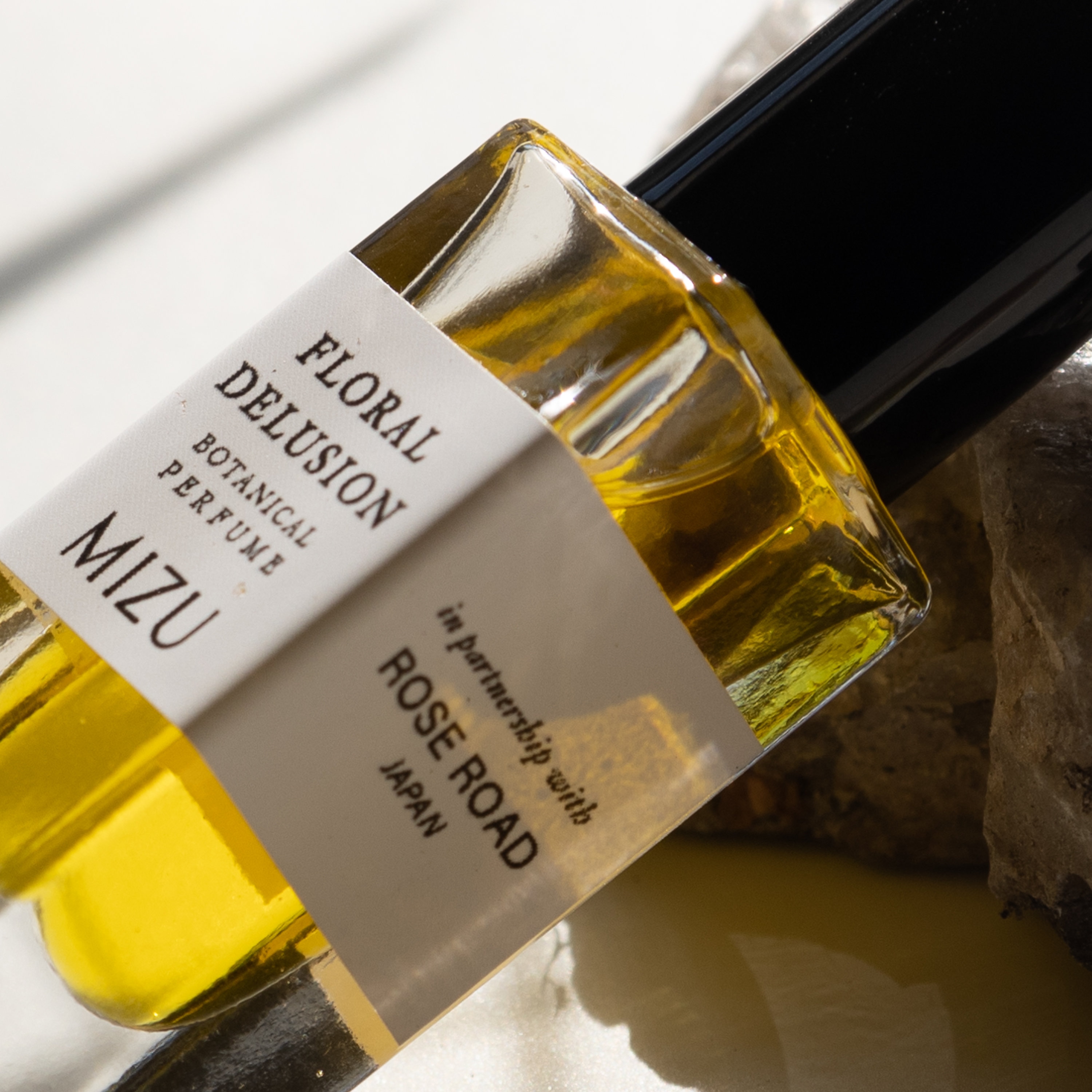 FLORAL DELUSION Botanical Perfume Oil / Wild Roses, Petrichor