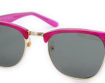 Vintage Hot Pink Mirrored Cat Eye Style Sunglasses. Retro Hot Pink Cat Eye Sunglasses