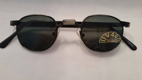 Vintage Metro Square/Round Small Sunglasses. Small Cool Unique Vintage Sunglasses. Brushed Gun Metal  Wire Small Sunglasses.