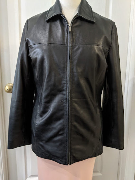 Winston Pelle Station Fitted Women's Leather Jacket. Winston Thin Insulated Zippered Front Soft Leather Jacket.