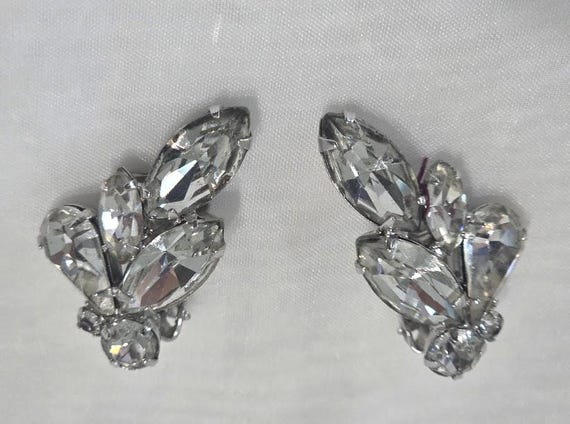Weiss Vintage Clear Rhinestones Clip on Earrings. Climbing Marquise Rhinestone Clip On Earrings.