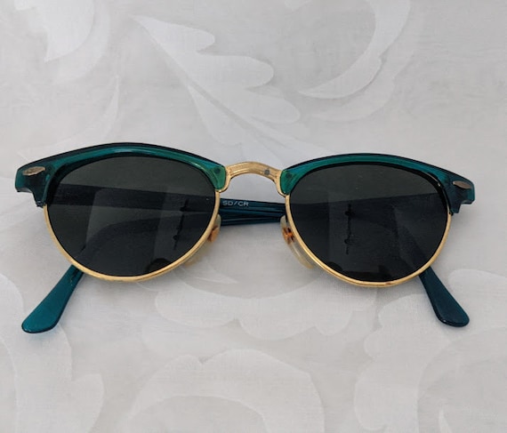 Vintage Retro Green Plastic / Gold Wire Cat Eye Sunglasses. 1960s Oldies Style Cat Eye Sunglasses