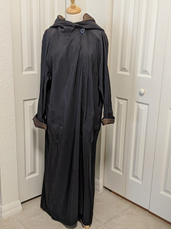 Vintage Lightweight Reversable Nylon Raincoat. Bl