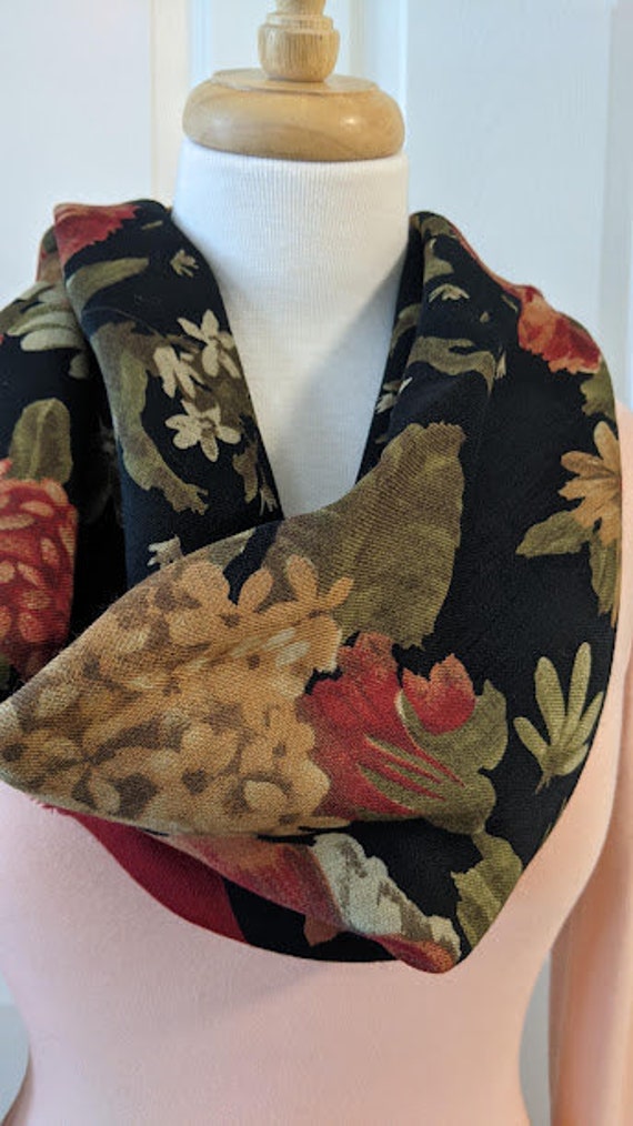 Vintage Elaine Gold Floral Wool Scarf Made in Ita… - image 2