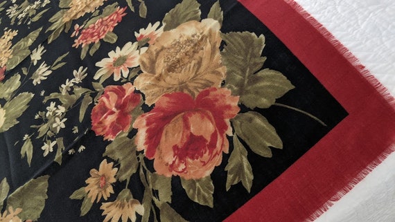 Vintage Elaine Gold Floral Wool Scarf Made in Ita… - image 5