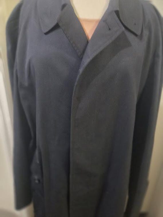 Burberrys London Men's Navy Trench Coat.  Men's Burberrys Made in England Overcoat.
