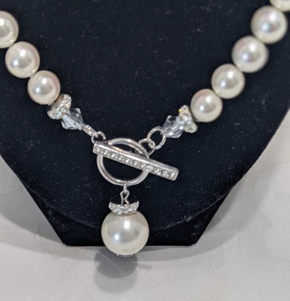 Glass White Faux Pearls with Front Pearl Toggle Clasp Necklace.  Pearl/Clear Crystal and Rhinestone Front Toggle Pearls.