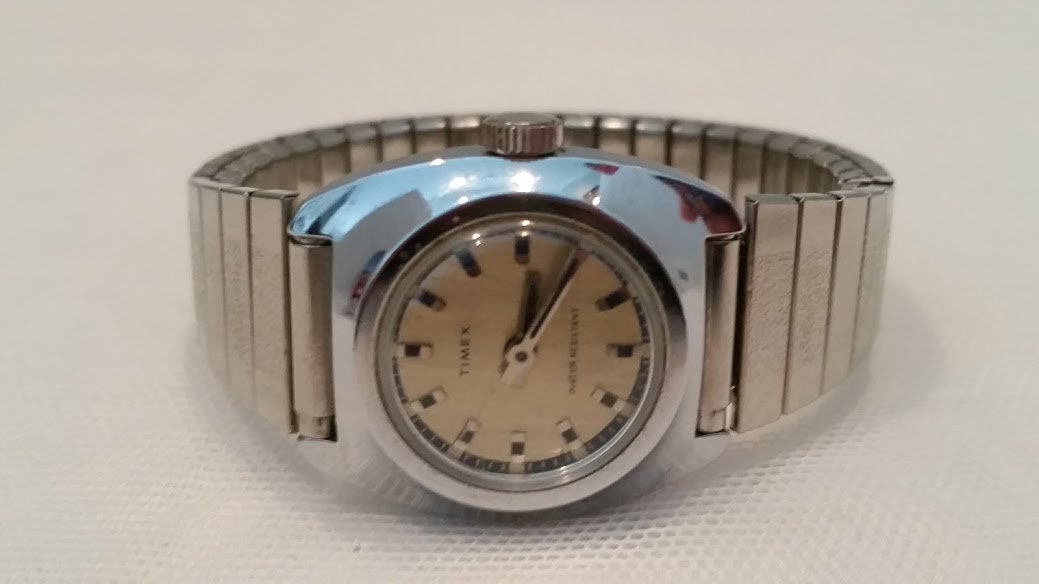Vintage Lady's Timex Wind Up. Silver Links Expandable Timex Women's ...