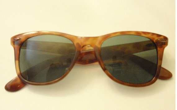 Vintage Light Tortoise Retro Shades/ City Slicker. Large Plastic Sunnies With Green Lenses. Large Tortoise Plastic Shade. Cool Classic!!