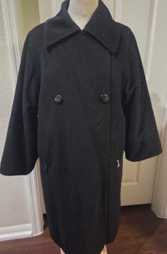 Vintage MaxMara Rainwear Reversable Overcoat. Wool/Cashmere Reverse to Weather resistant shell.