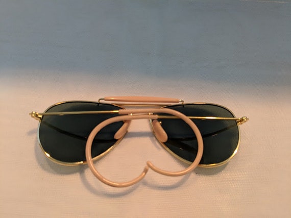 Ray-Ban Outdoorsman 3030 Aviator - Gafas de sol con orejas de alambre,  Lentes verdes con montura dorada