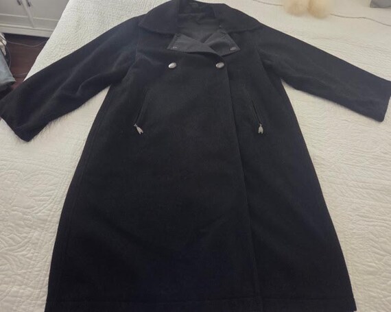 Vintage MaxMara Rainwear Reversable Overcoat. Wool/Cashmere Reverse to Weather resistant shell.