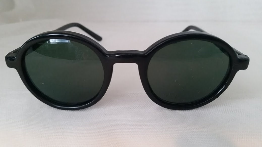 Vintage Almost Round Black Plastic Sunglasses Very Small Vintage Almost Round Black Plastic Sunglasses Very Small Frames Circle Sunnies Green Lenses Cute