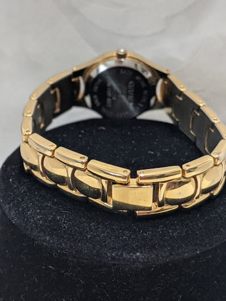 Vintage Gold Tone Women's Gruen Quartz Watch. Round Dial With Rhinestone Gold Tone Bracelet Gruen Vintage Watch. image 3