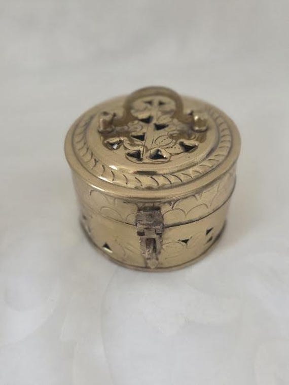 Brass Cricket Box. Hampton Brass Virginia.  Vintage Brass Potpourri / Trinket Box