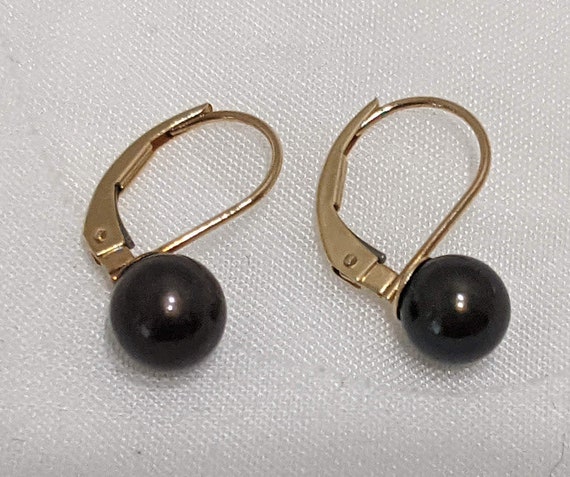 Vintage 14K Yellow Gold Black Pearl Hoop Earrings.