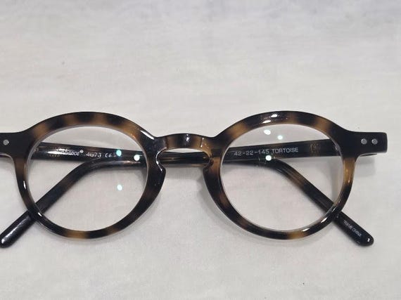 Enhance #4073 Round Brown Tortoise Keyhole Retro Style Eyeglass Frame.