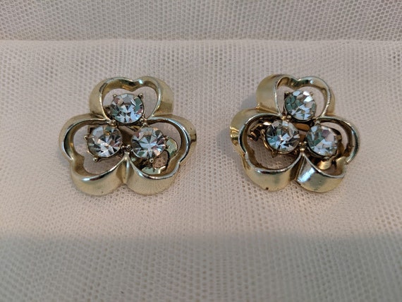 Vintage Carel Clover Shape Clip On Earrings. Gold Tone Clover and Rhinestone Clip On Vintage Earrings